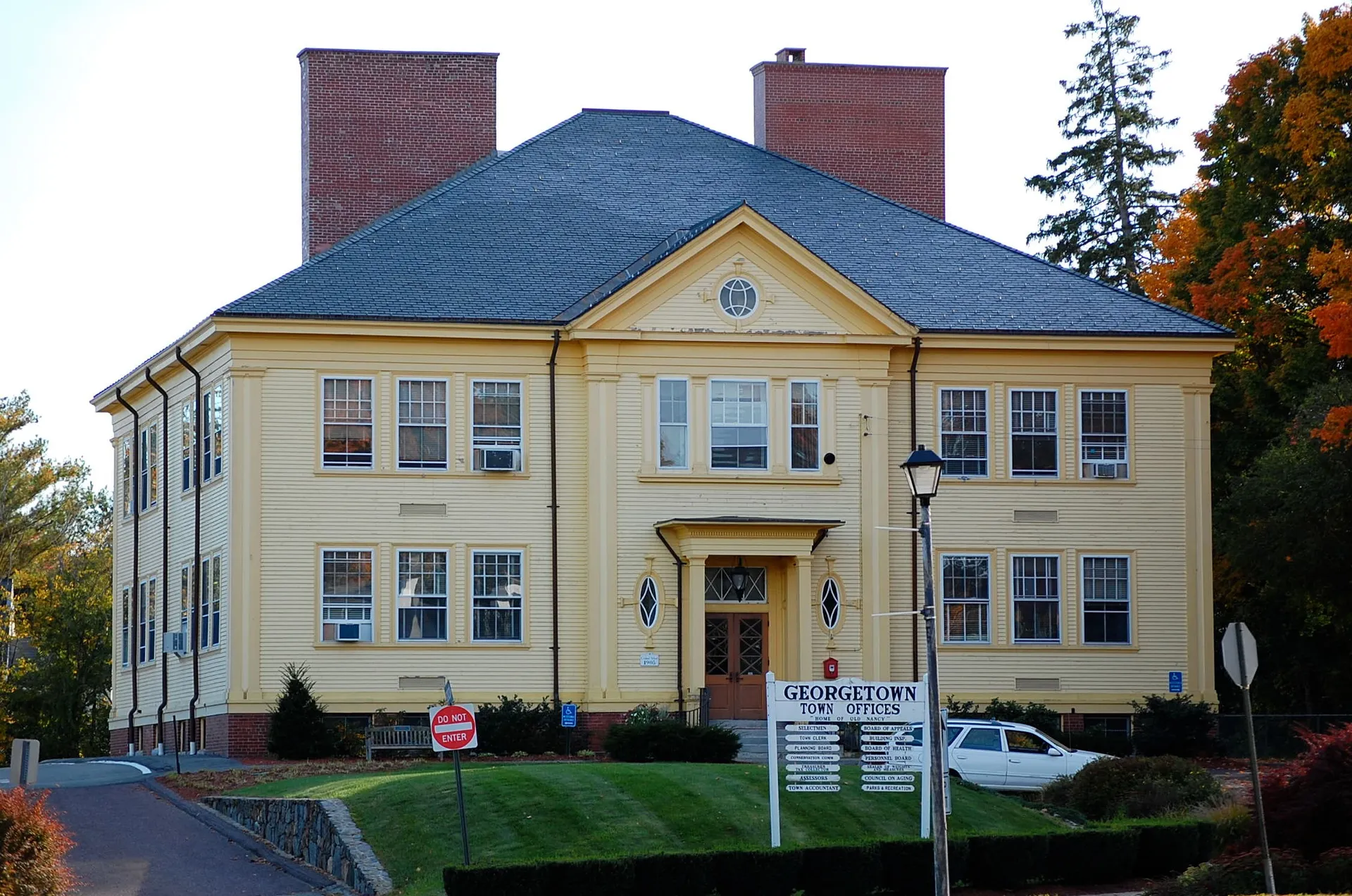 Georgetown Town Hall. Georgetown Town, MA.