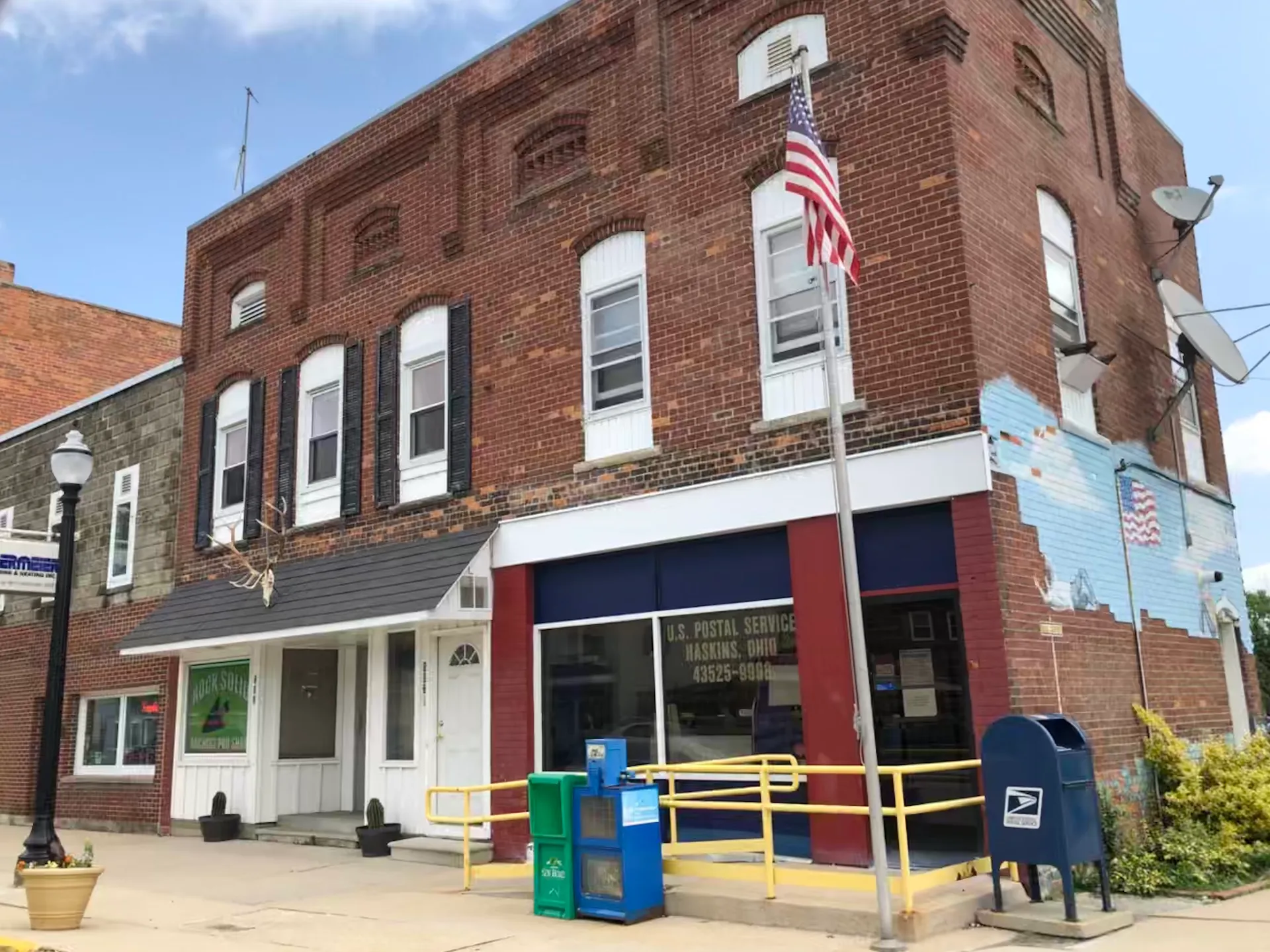 Haskins Post Office building in Haskins, Ohio.