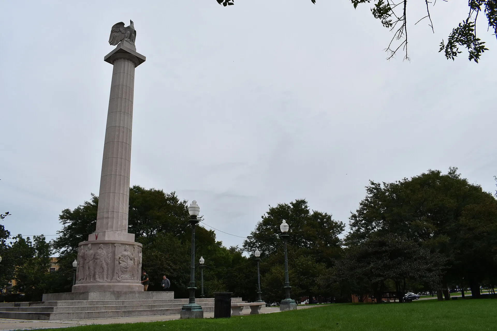 Logan Square boulevard monument in Chicago, Illinois.