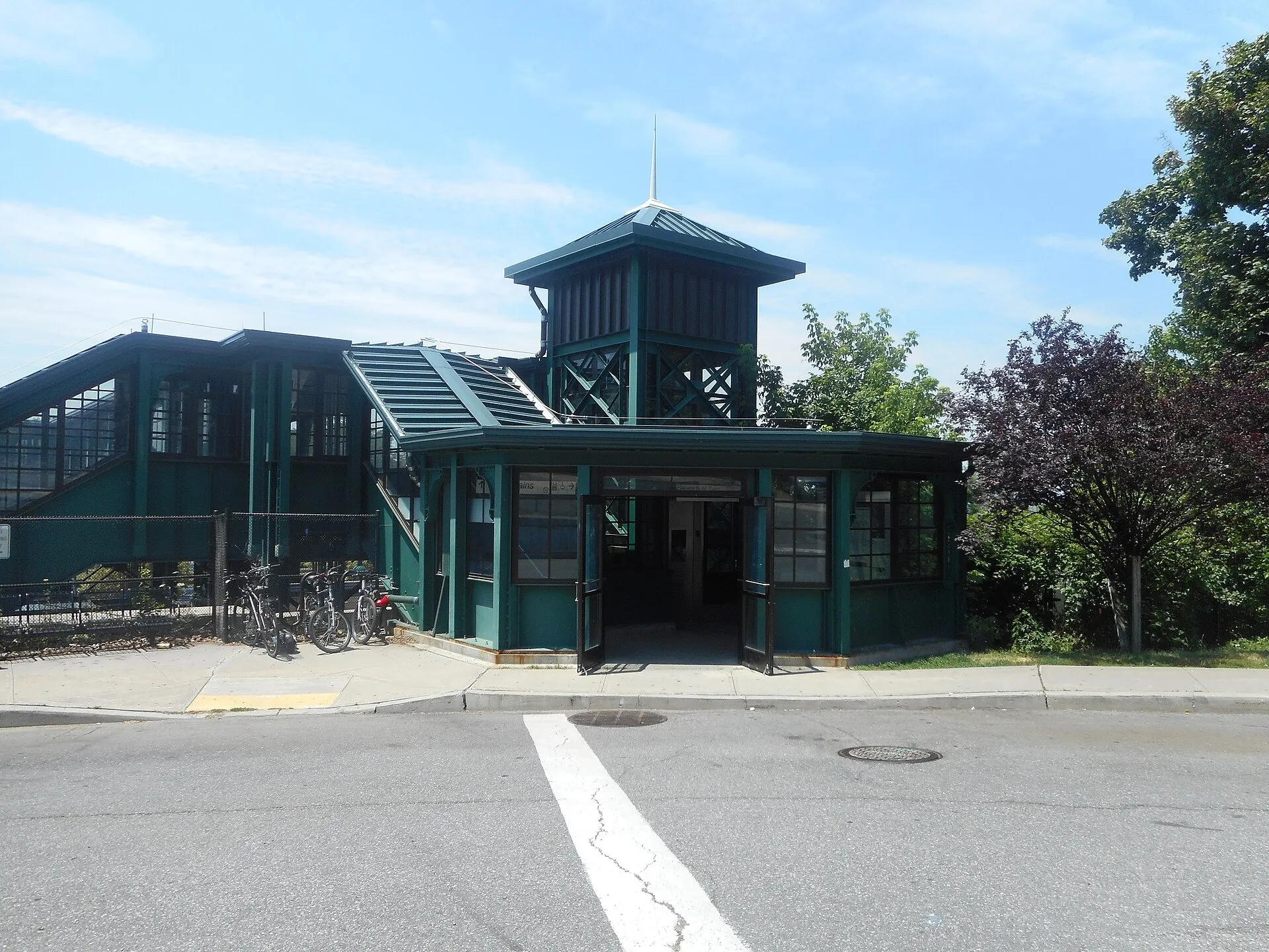 Dobbs Ferry MNRR station-005. Dobbs Ferry, NY.