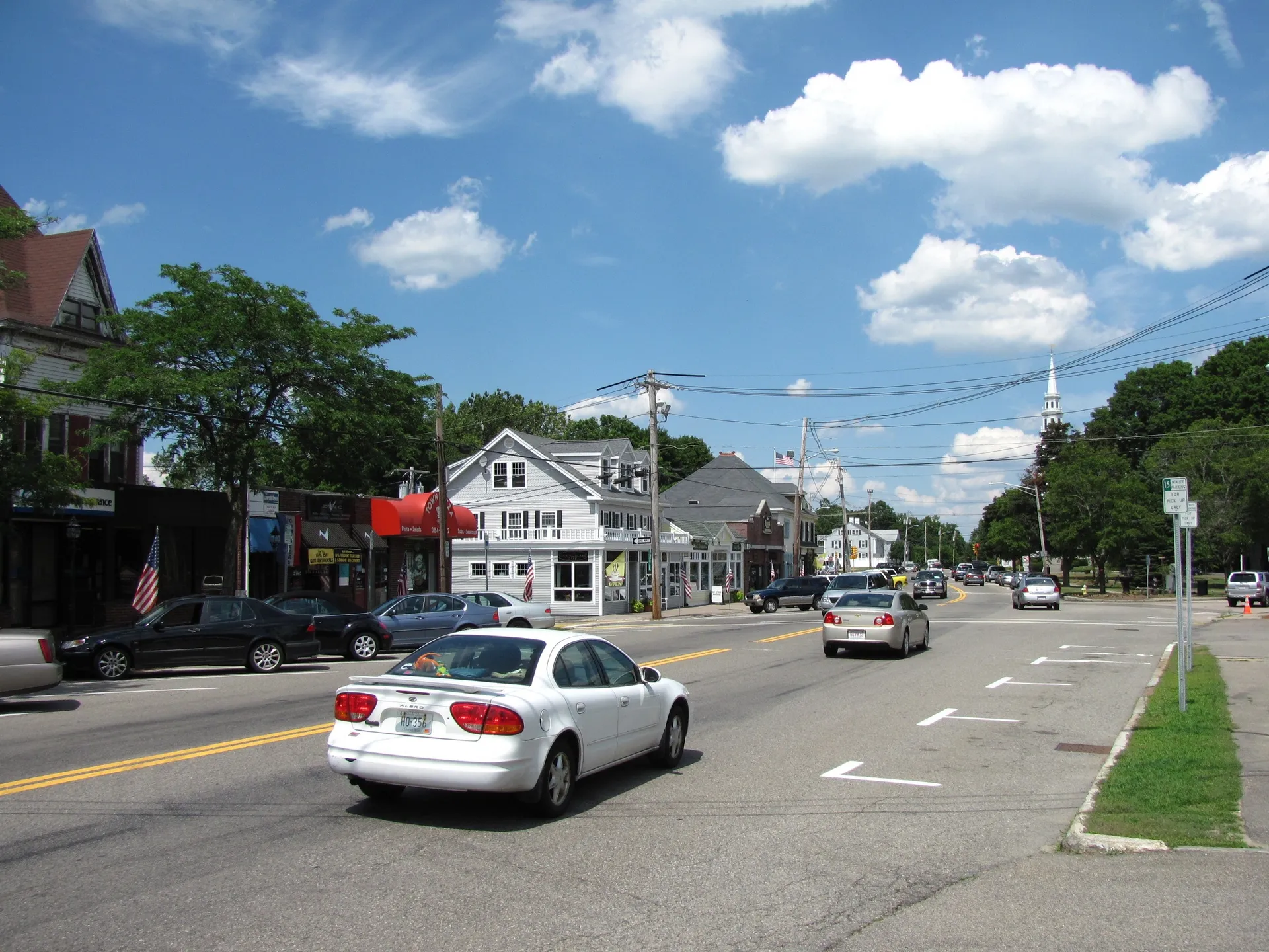 South Street, Wrentham MA. Wrentham Town, MA.