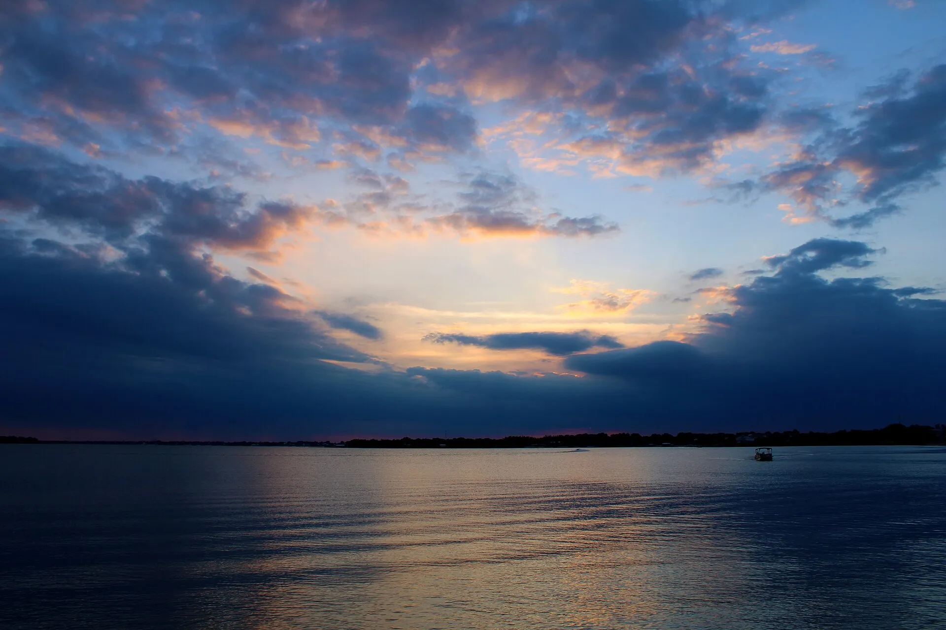 Sunset over Crooked Lake near Babson Park, Florida.