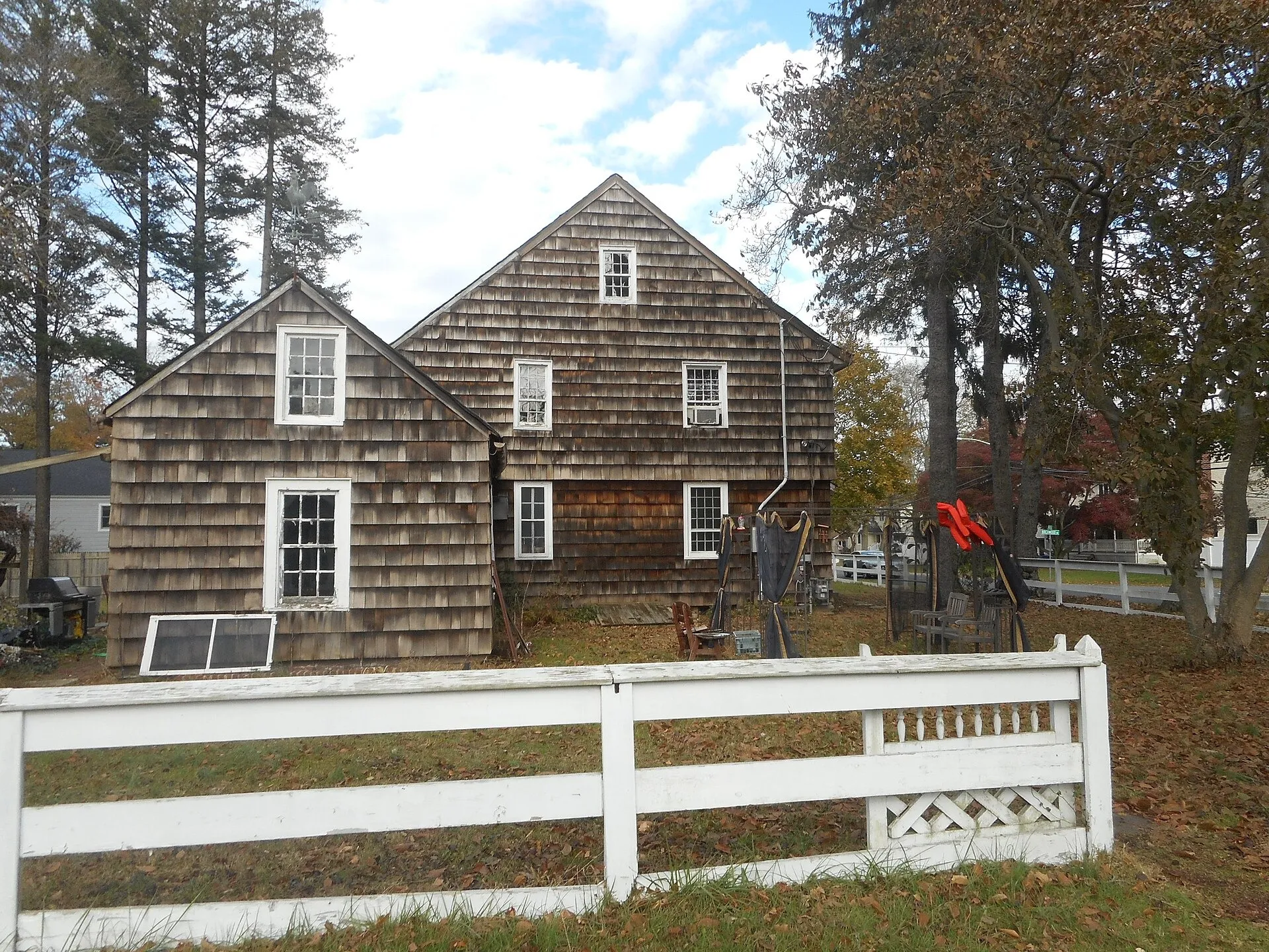 Ezra Carll Homestead; South Huntington-7; 2017-11-16. South Huntington, NY.