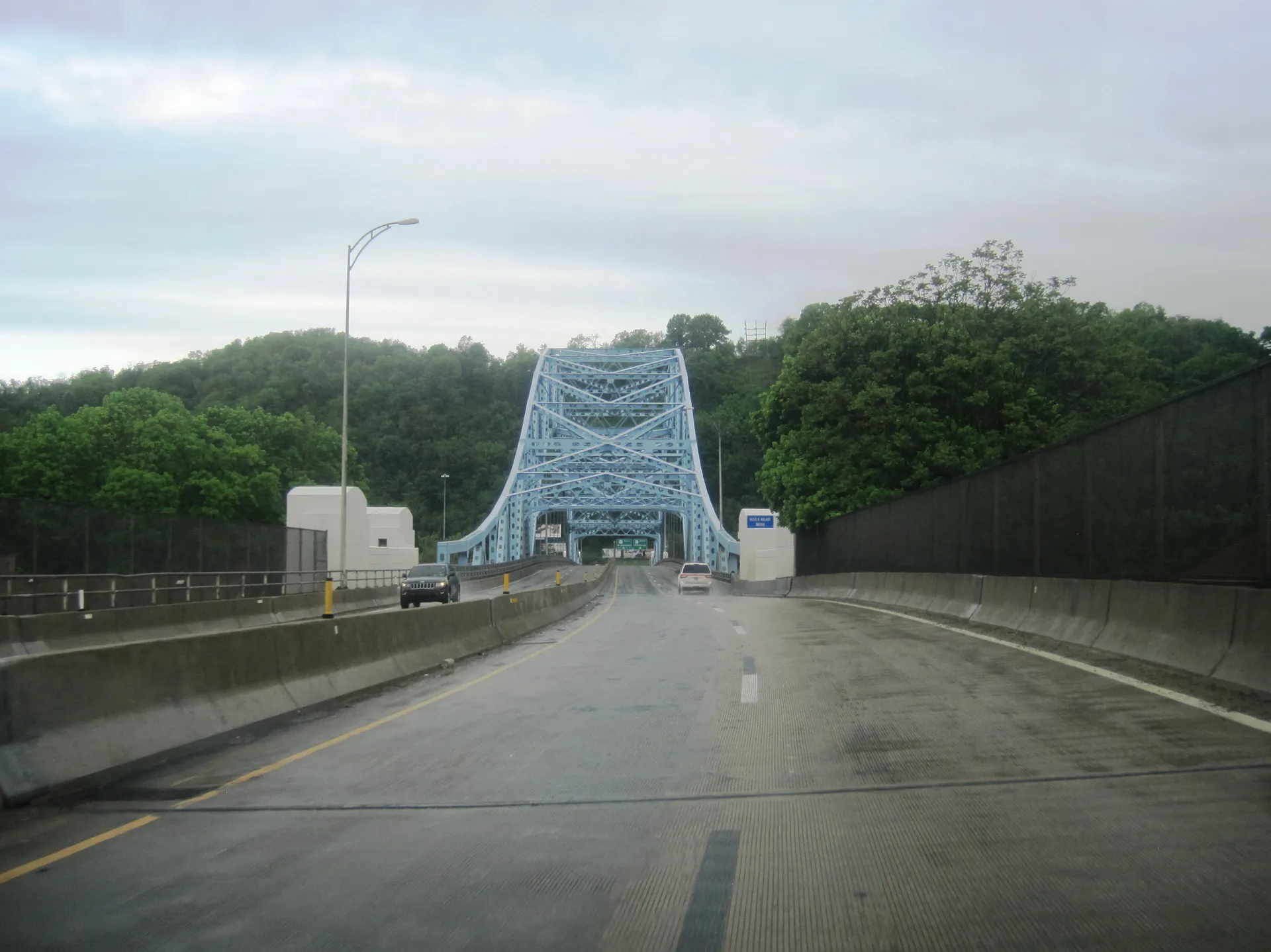 Route 51 in Elizabeth approaches the blue steel truss of the Elizabeth Bridge over North 1st Avenue.
