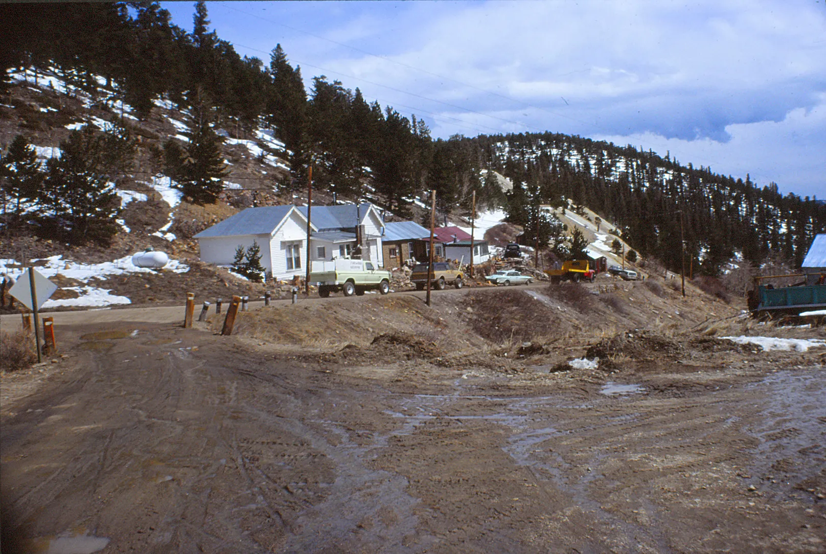 Utica Street with mountain homes in Ward, Colorado.