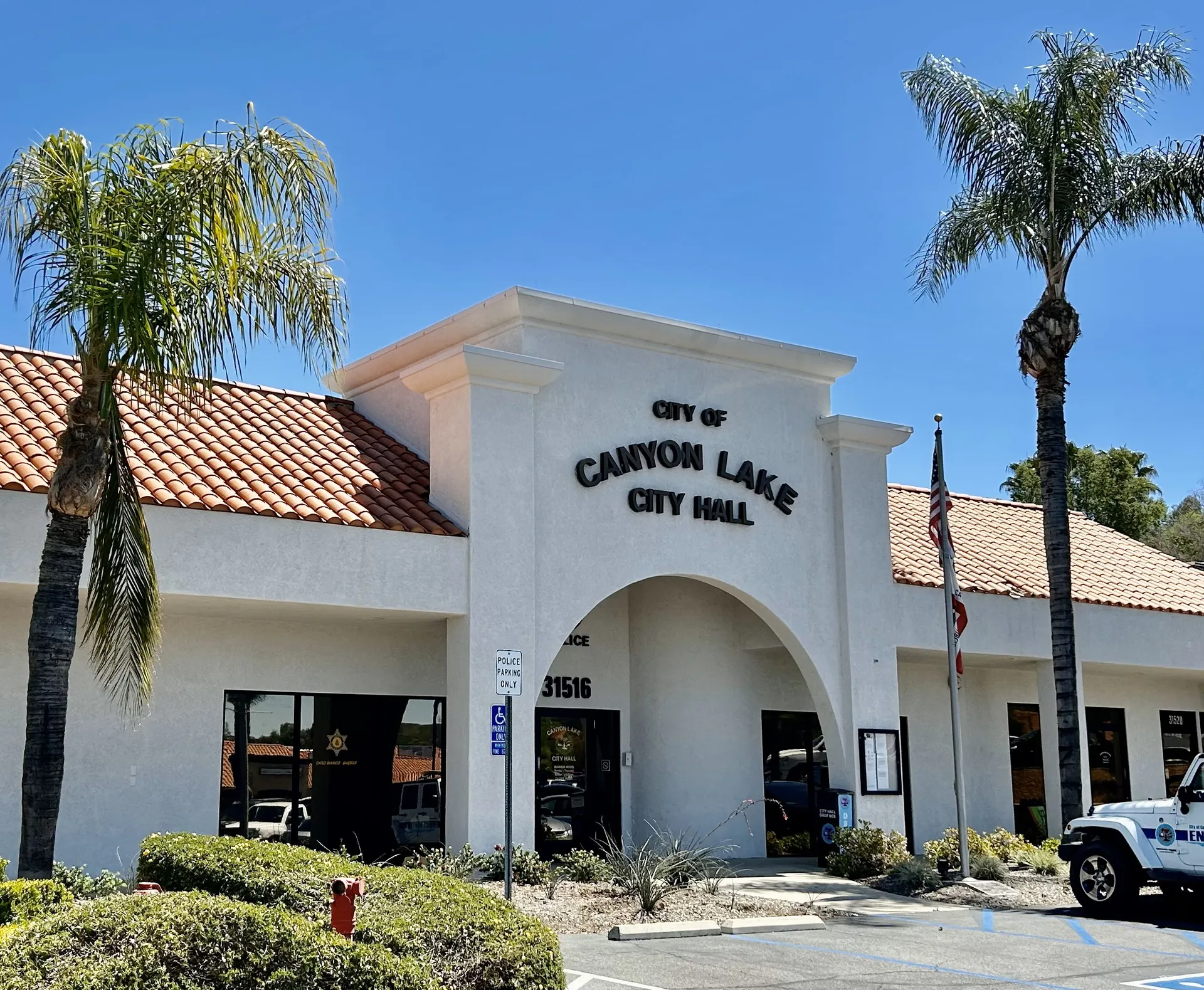 This is a photograph of the city hall in Canyon Lake, Riverside County, California.