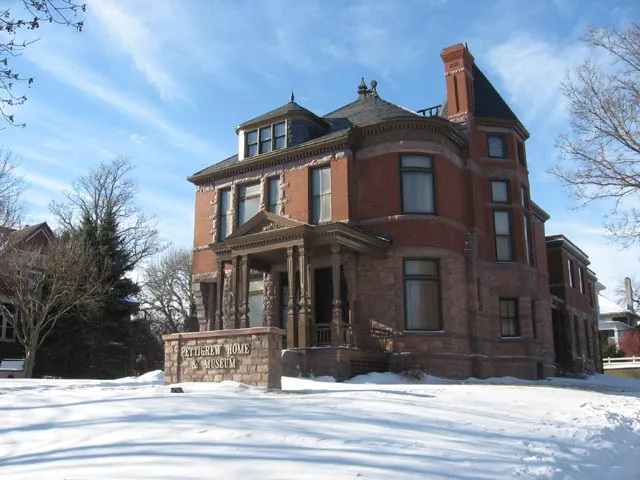 Nearby Pettigrew Home & Museum in Cathedral, outside Pettigrew Heights. Archival photograph.