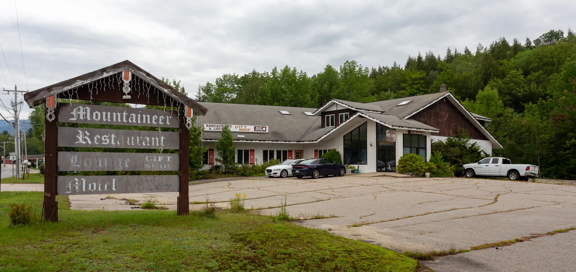 Mountaineer Restaurant and Lounge on Route 3 in Lincoln, New Hampshire.