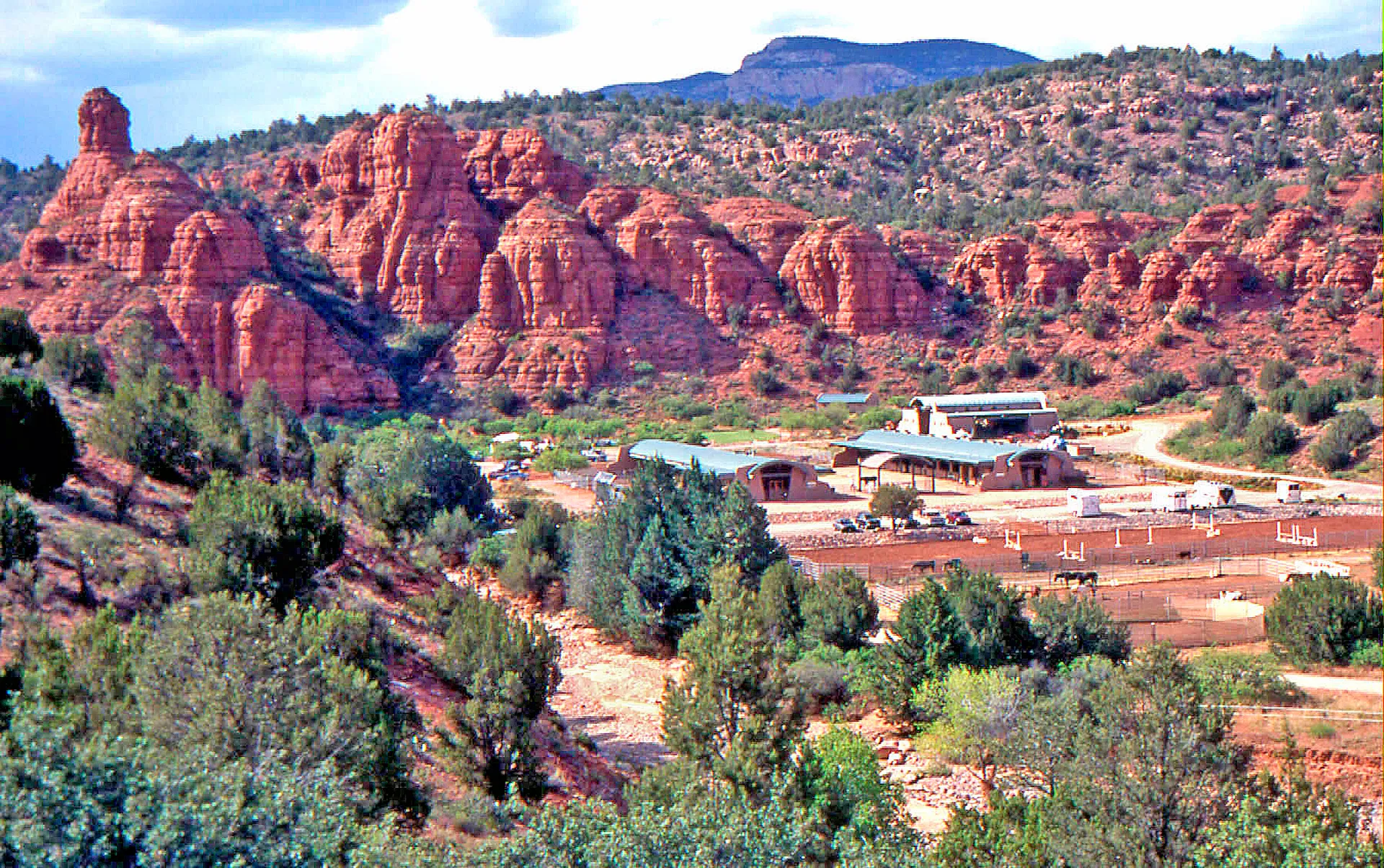 Oak Creek Canyon ist eine Schlucht im Norden von Arizona zwischen den Städten Flagstaff und Sedona. Sandsteinformationen.