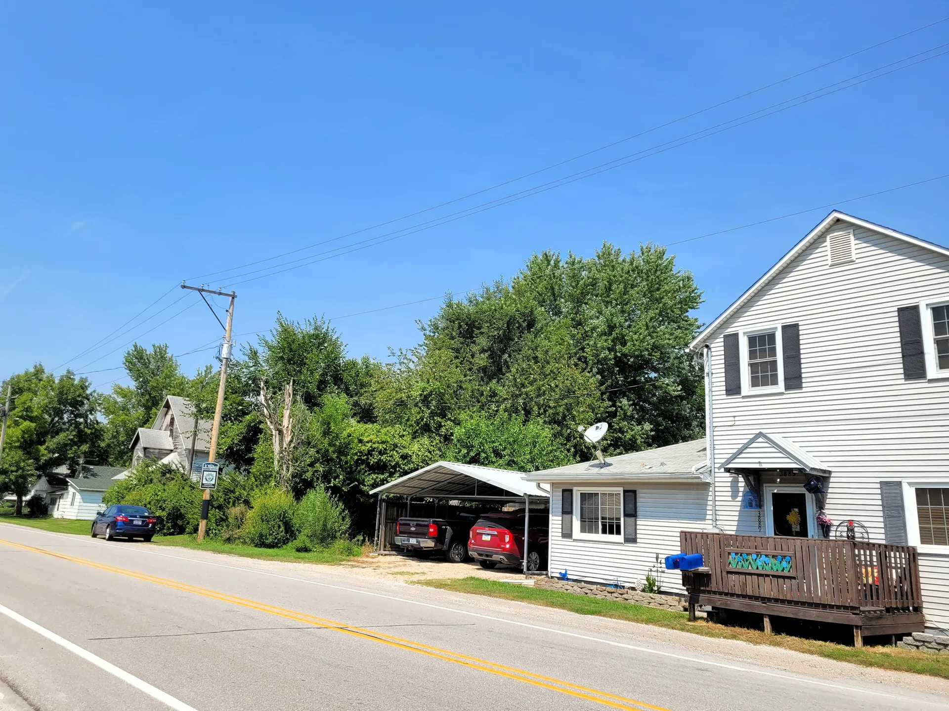 Quiet residential street in Montpelier, Iowa.