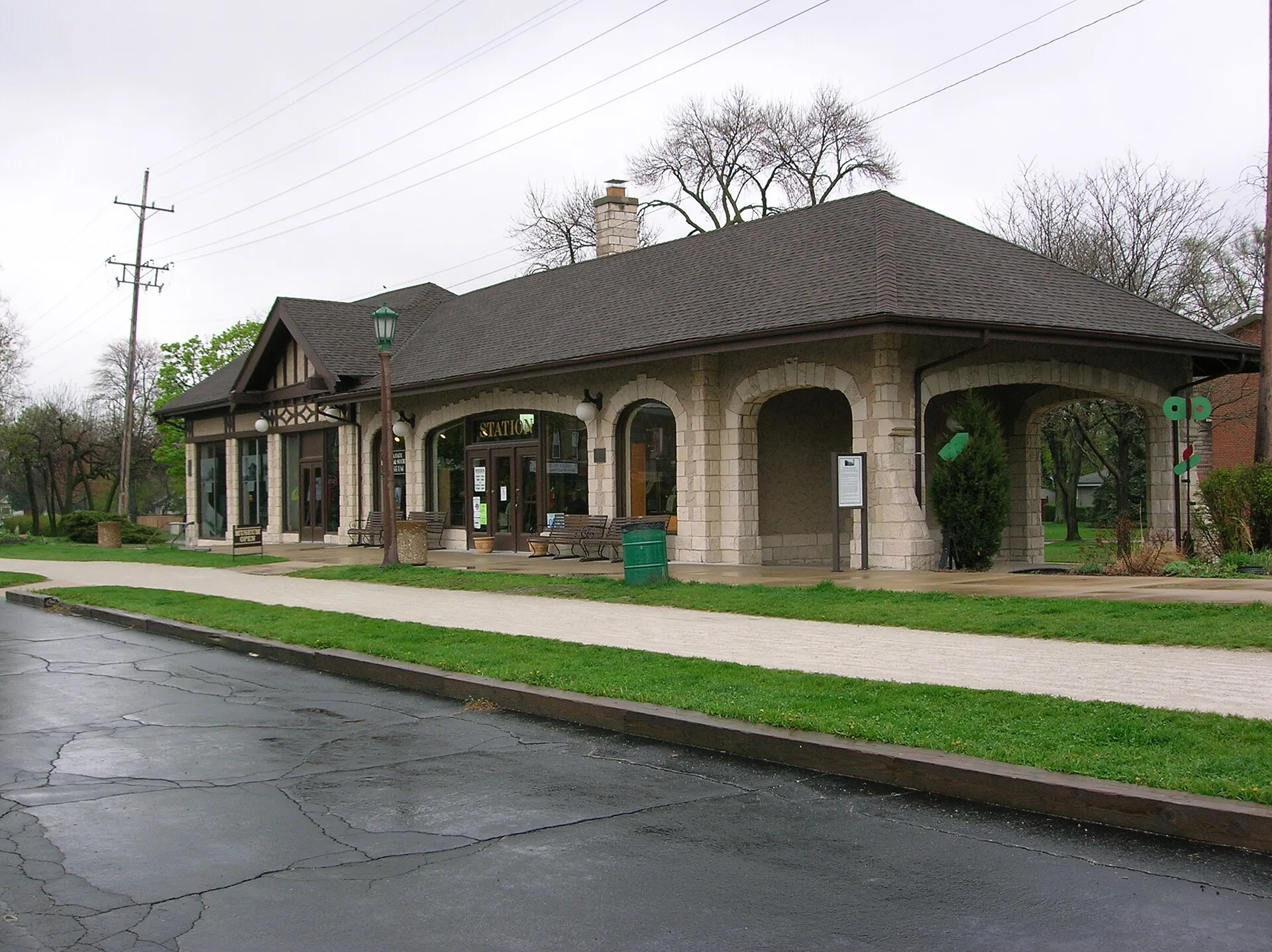 VillaParkStation. Villa Park, IL.