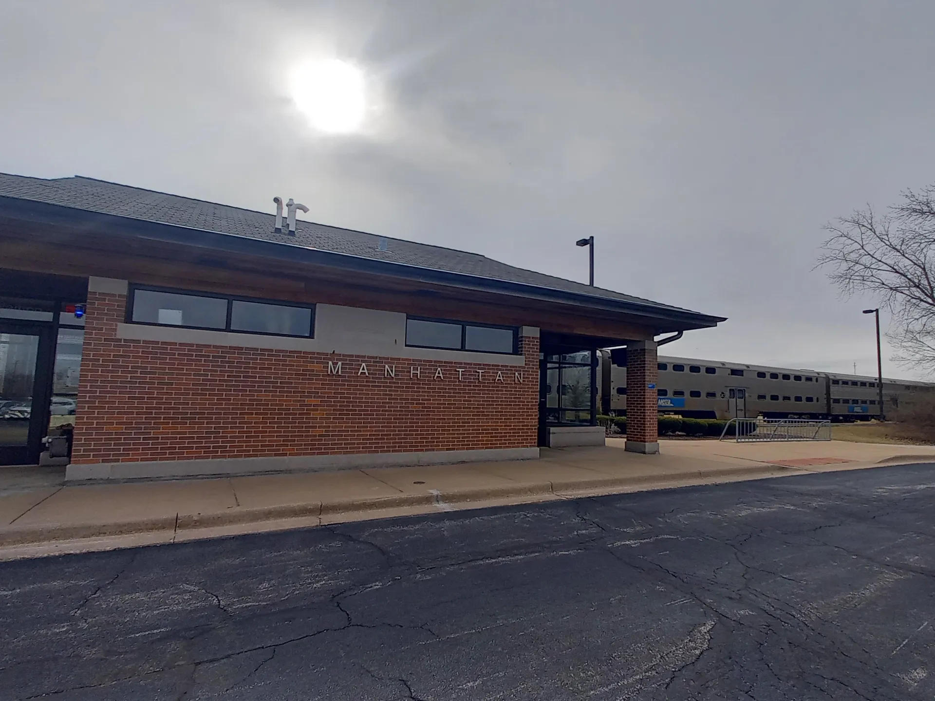 Manhattan Metra station house in Manhattan, Illinois.